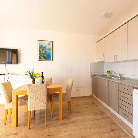 Stunning In With Sea View Apartment *