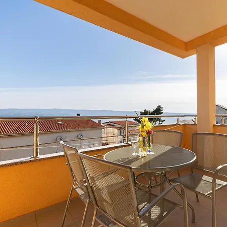 Apartment Stunning In With Sea View